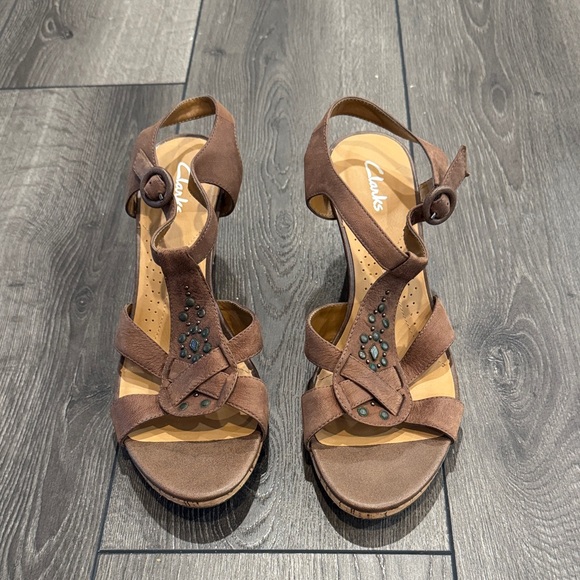 Clarks Brown Wedge Sandals with Beaded Accents - Picture 2 of 6